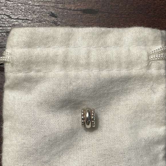 Authentic Pandora charm - Picture 2 of 3